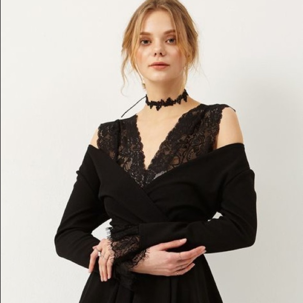 🎉🎉HP🎉🎉STORETS  Dress.Brandy Lace Overlay dress